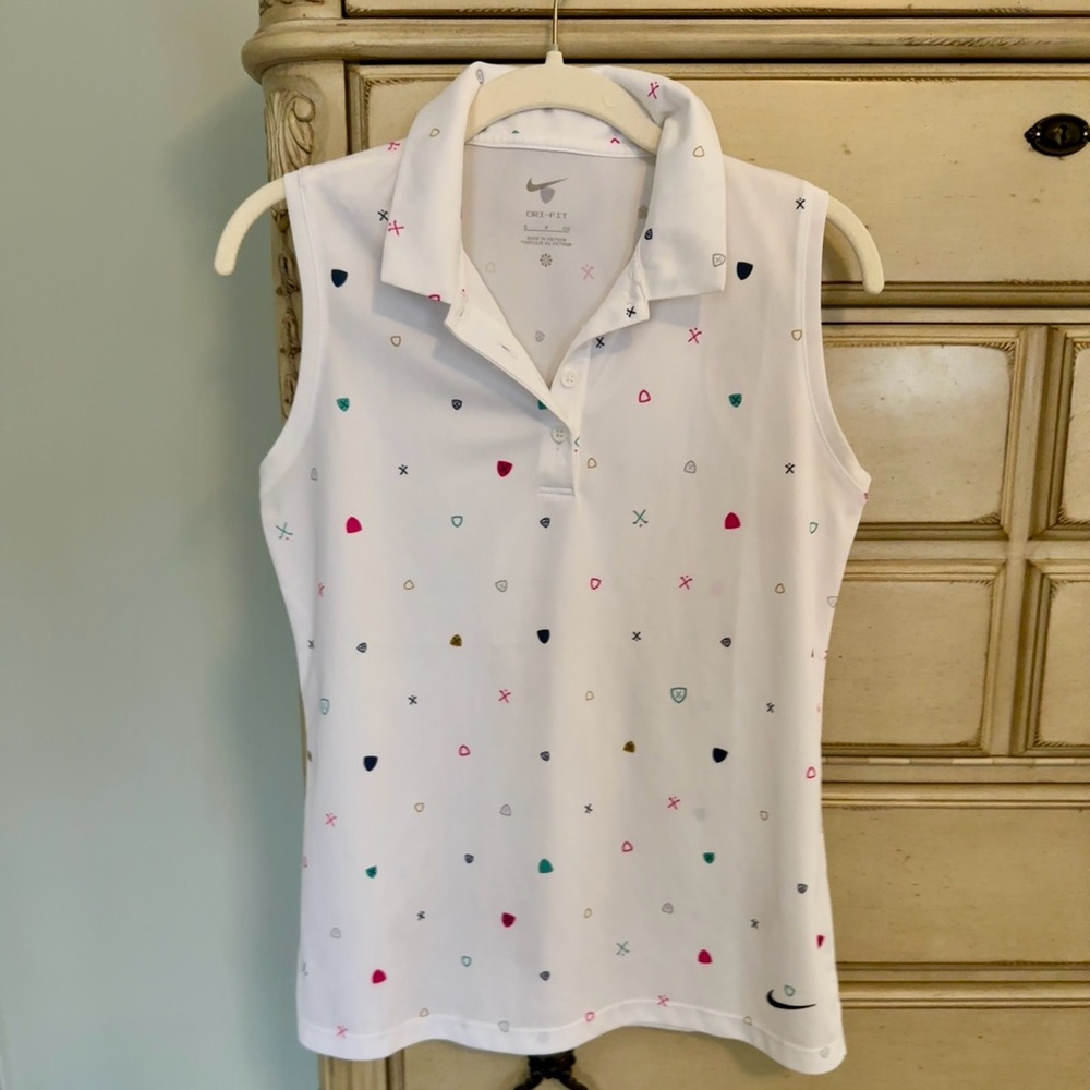 ⛳️ Adorable Nike Ladies Golf Shirt